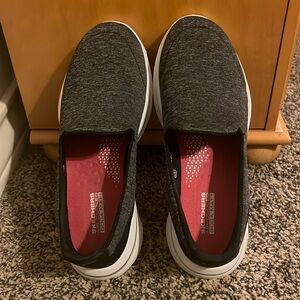 Skechers Go Walk shoes. Size 7